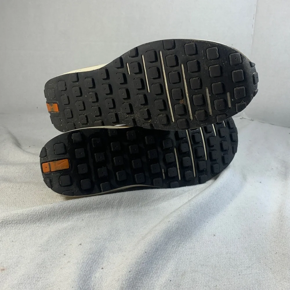 Nike waffle one